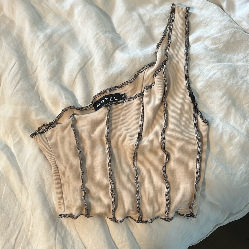 Motel Rocks Top